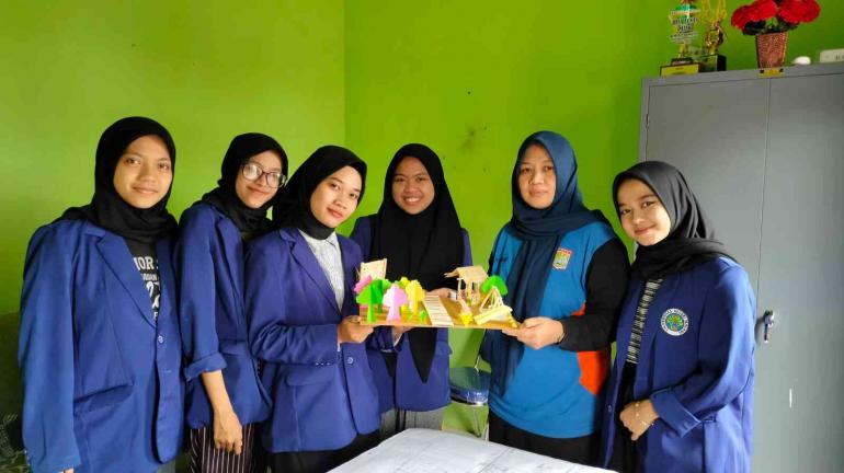 Wujudkan Prinsip No One Left Behind dari SDGs, Tim Pengabdian FEB UM Gagas Desain Konsep Desa Wisata untuk Desa Ngingit Malang