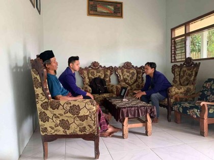 Pelatihan Social Media Marketing kepada UMKM yang diadakan olehAkuntansi FEB UM di Desa Ngingit, Malang dalam mendukung SDGs 2030
