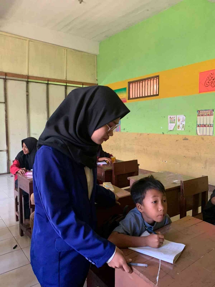 Bimbingan Belajar guna Meningkatkan Kualitas Pendidikan bagi Siswa MI Miftahul Ulum Desa Ngingit untuk Menyongsong Tujuan SDG’s Nomor 4