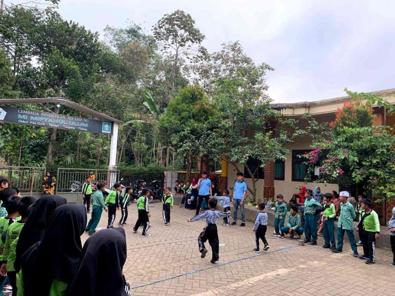 Dukung Upaya Perwujudan SDGs 2030 dengan Menumbuhkan Semangat Keolahragaan Sejak Dini di Desa Ngingit