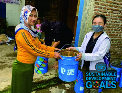 DUKUNG PENUH PROGRAM SDGS 2030, TIM DEPARTEMEN AKUNTANSI FEB UNIVERSITAS NEGERI MALANG BAGIKAN TONG SAMPAH MURAL GRATIS